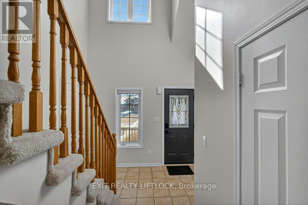 1418 Hancox Court, Peterborough (Monaghan Ward 2), Ontario  K9K 2M2 - Photo 4 - X12860484