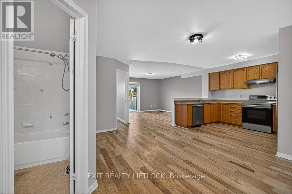 1418 Hancox Court, Peterborough (Monaghan Ward 2), Ontario  K9K 2M2 - Photo 6 - X12860484