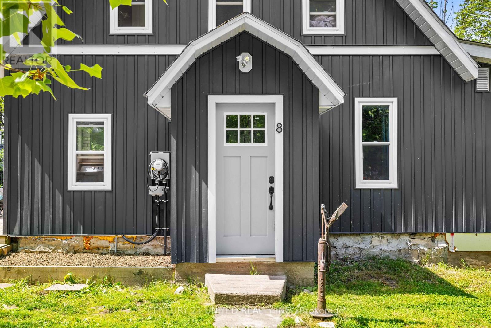 8 Library Road, North Kawartha, Ontario  K0L 3E0 - Photo 2 - X12860566