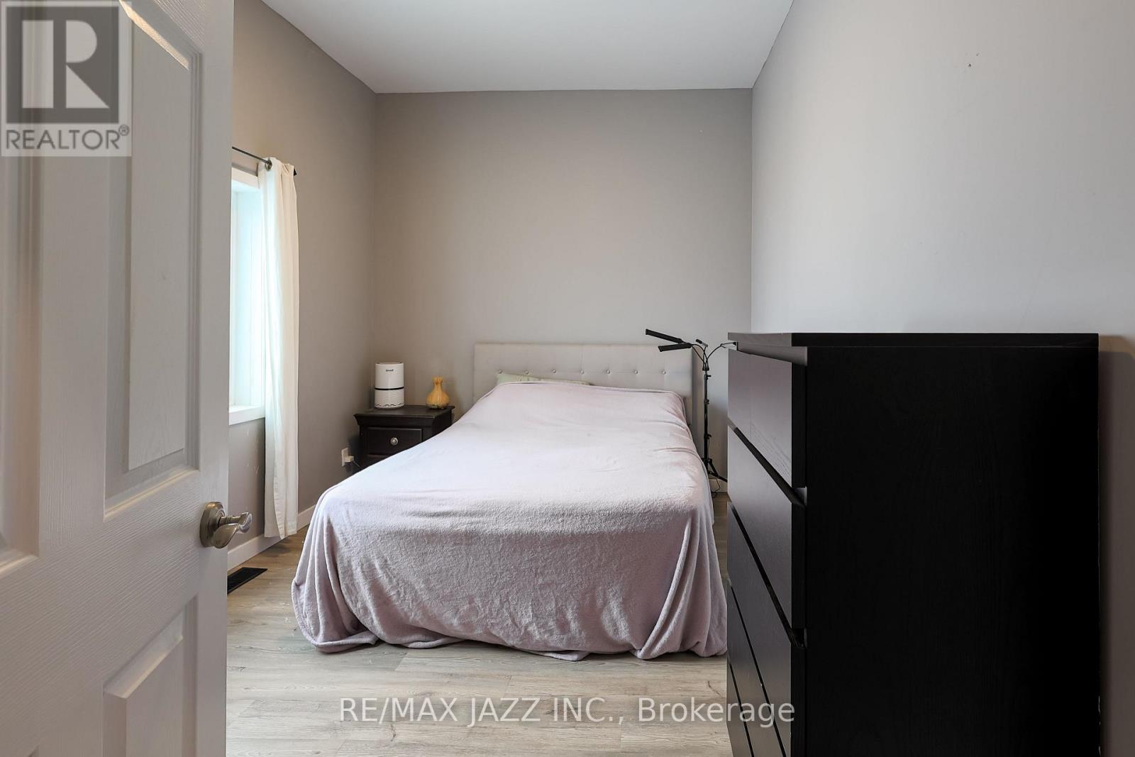 515 Park Street N, Peterborough (Town Ward 3), Ontario  K9H 4R5 - Photo 23 - X12860800