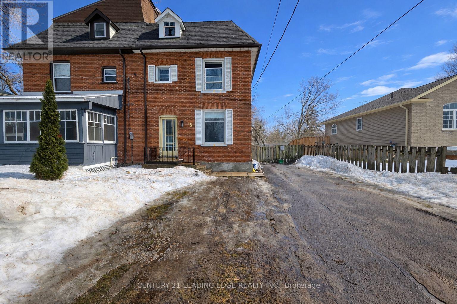 15 George Street N, Kawartha Lakes (Omemee), Ontario  K0L 2W0 - Photo 2 - X12860948
