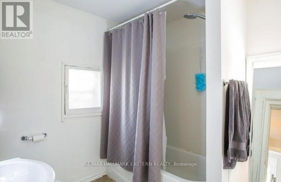 Main Floor - 279 William Street, Peterborough (Town Ward 3), Ontario  K9J 5E5 - Photo 12 - X12862350