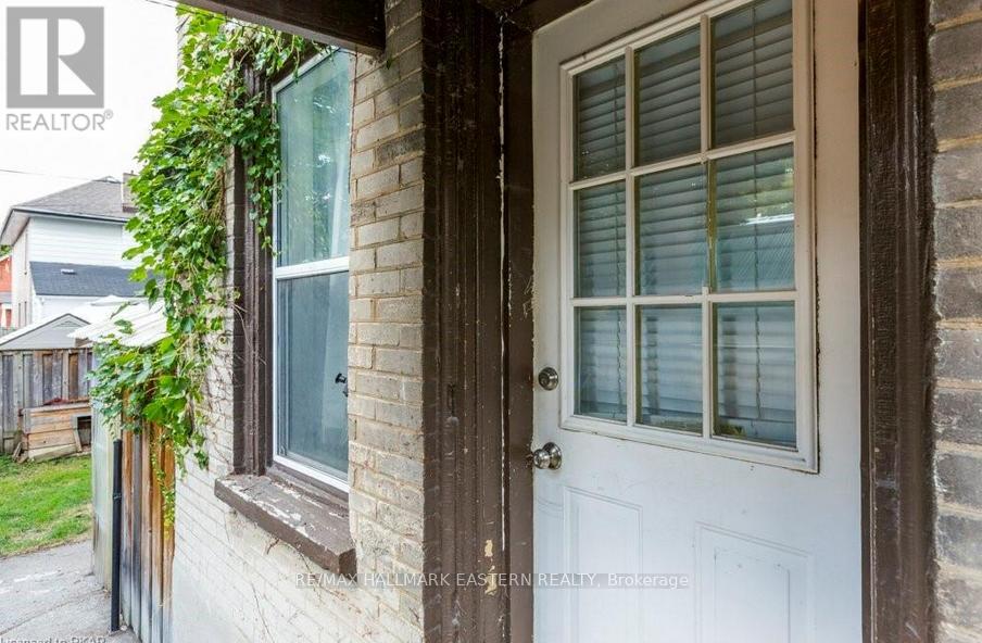 Main Floor - 279 William Street, Peterborough (Town Ward 3), Ontario  K9J 5E5 - Photo 3 - X12862350