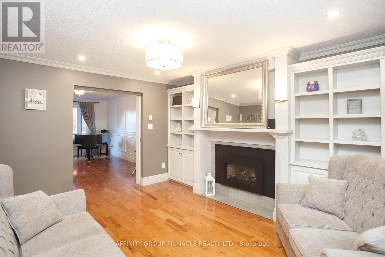 37 Parkway Avenue, Kawartha Lakes (Lindsay), Ontario  K9V 5J7 - Photo 12 - X12862492