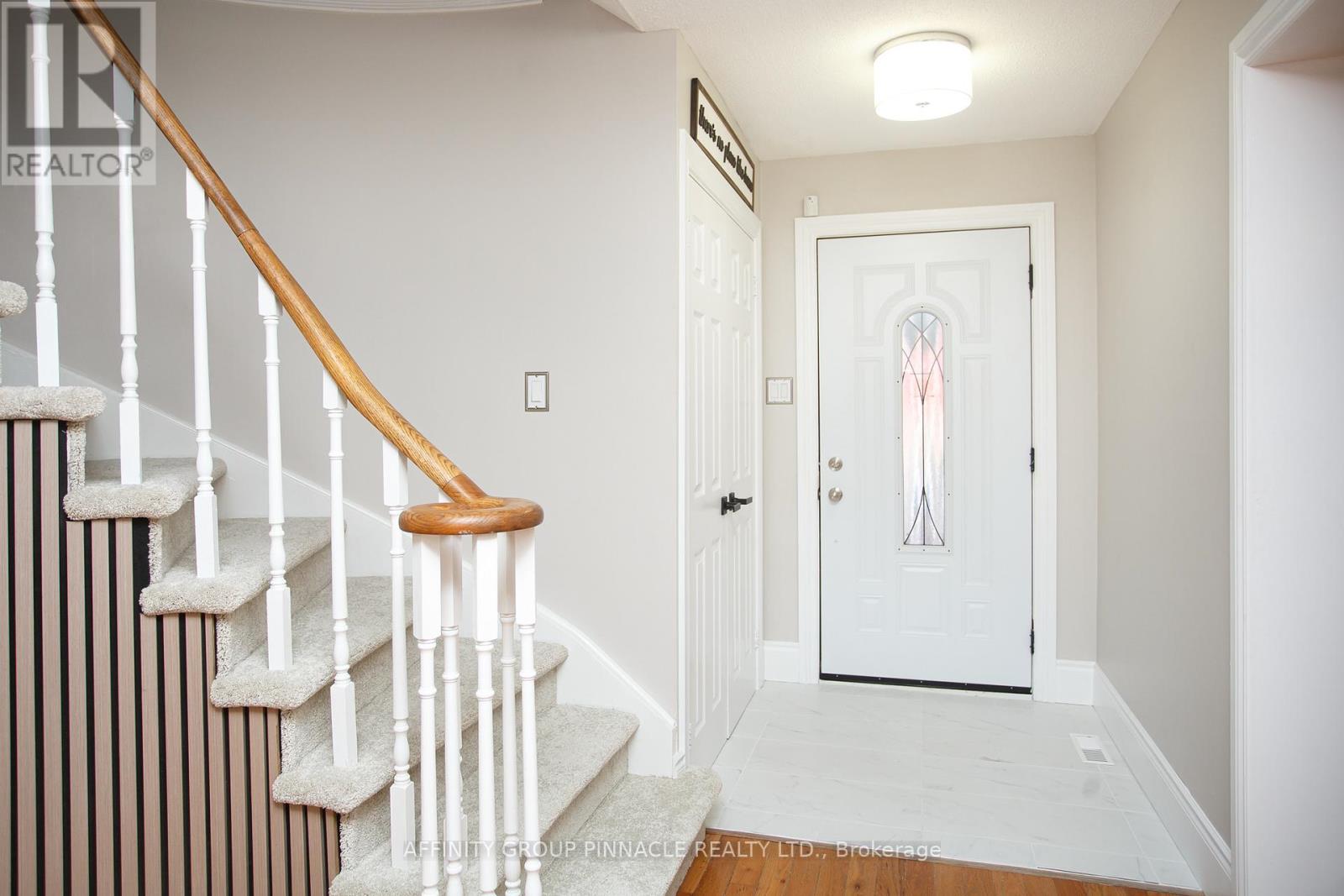 37 Parkway Avenue, Kawartha Lakes (Lindsay), Ontario  K9V 5J7 - Photo 6 - X12862492