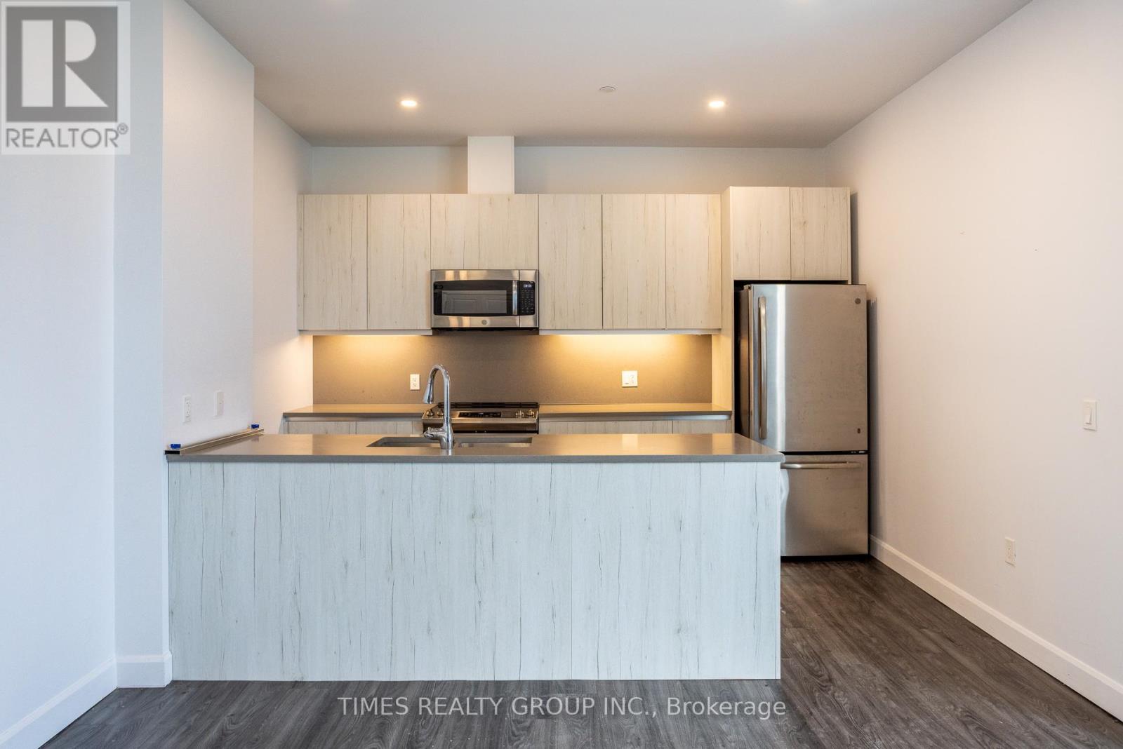 304 - 365 Armour Road, Peterborough (Ashburnham Ward 4), Ontario  K9H 0K4 - Photo 3 - X12863138