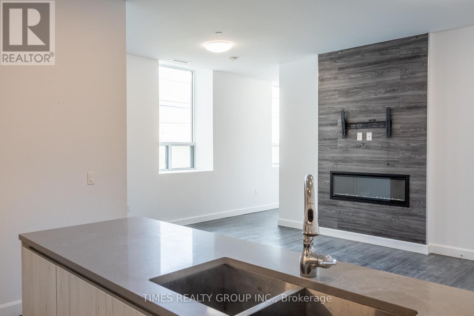 304 - 365 Armour Road, Peterborough (Ashburnham Ward 4), Ontario  K9H 0K4 - Photo 5 - X12863138