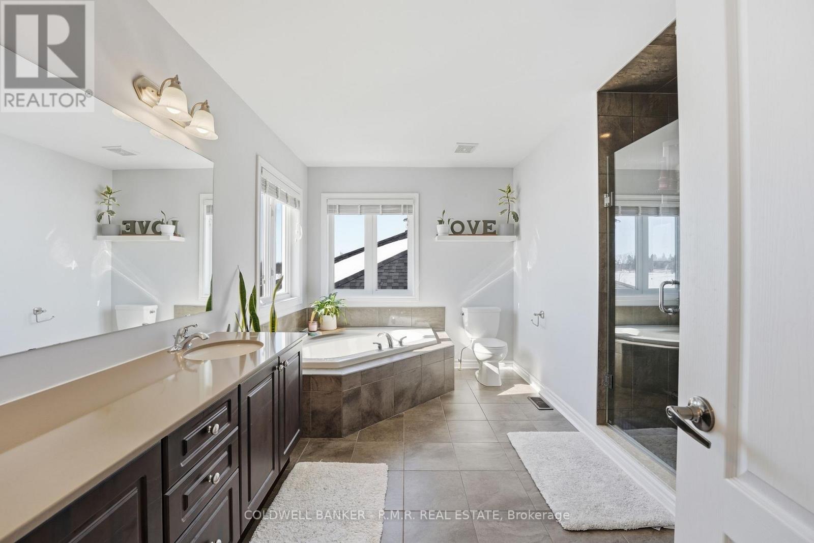 29 Logan Lane, Kawartha Lakes (Lindsay), Ontario  K9V 0L3 - Photo 25 - X12865340