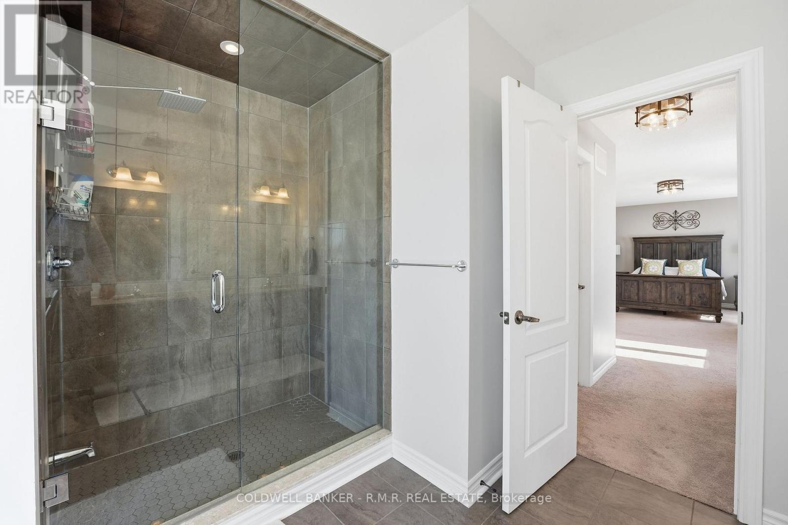 29 Logan Lane, Kawartha Lakes (Lindsay), Ontario  K9V 0L3 - Photo 26 - X12865340