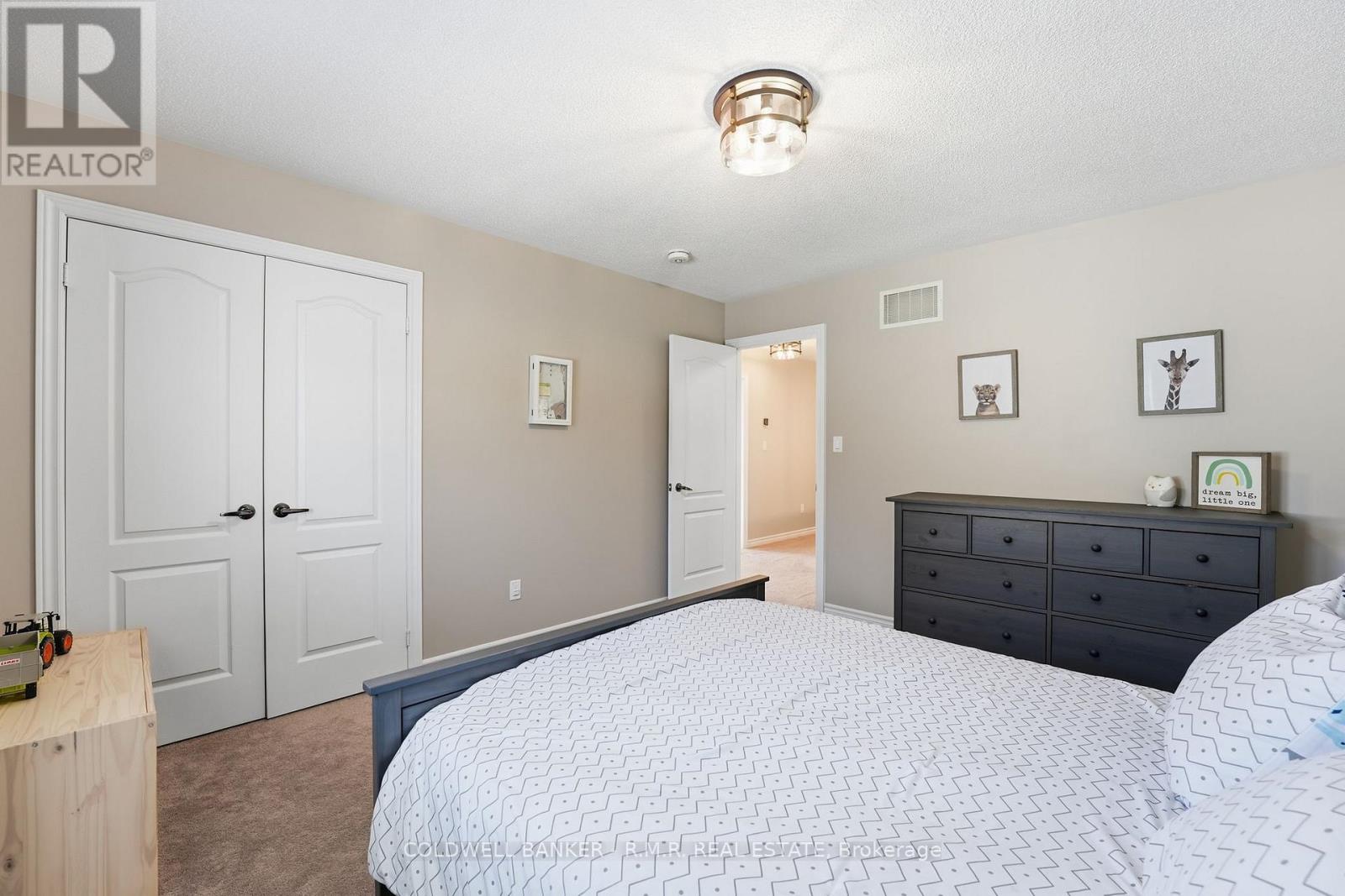 29 Logan Lane, Kawartha Lakes (Lindsay), Ontario  K9V 0L3 - Photo 28 - X12865340