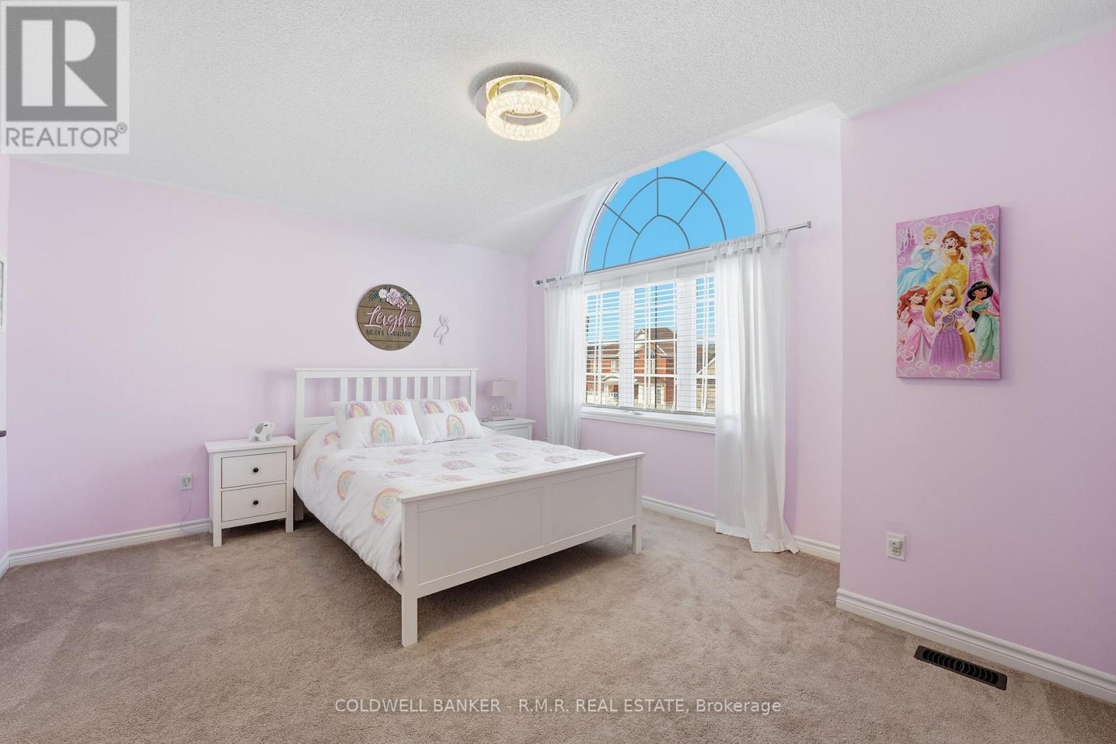 29 Logan Lane, Kawartha Lakes (Lindsay), Ontario  K9V 0L3 - Photo 32 - X12865340