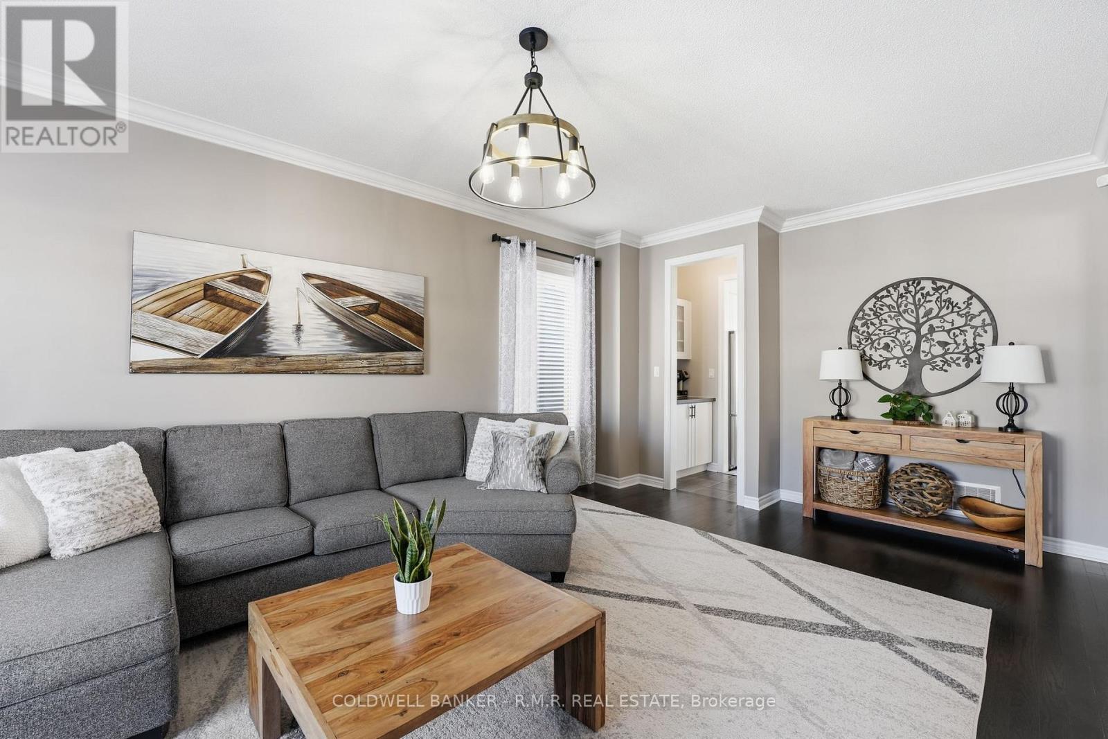 29 Logan Lane, Kawartha Lakes (Lindsay), Ontario  K9V 0L3 - Photo 5 - X12865340