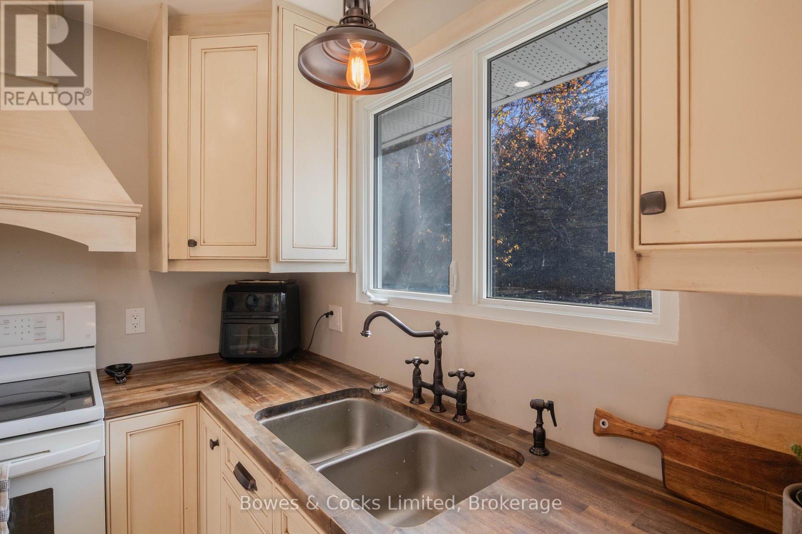 159 South Baptiste Lake Road, Hastings Highlands (Herschel Ward), Ontario  K0L 1C0 - Photo 16 - X12865402