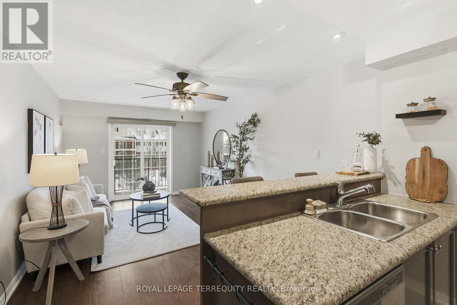 305 - 55 Shipway Avenue, Clarington (Newcastle), Ontario  L1B 0B6 - Photo 5 - E12865504