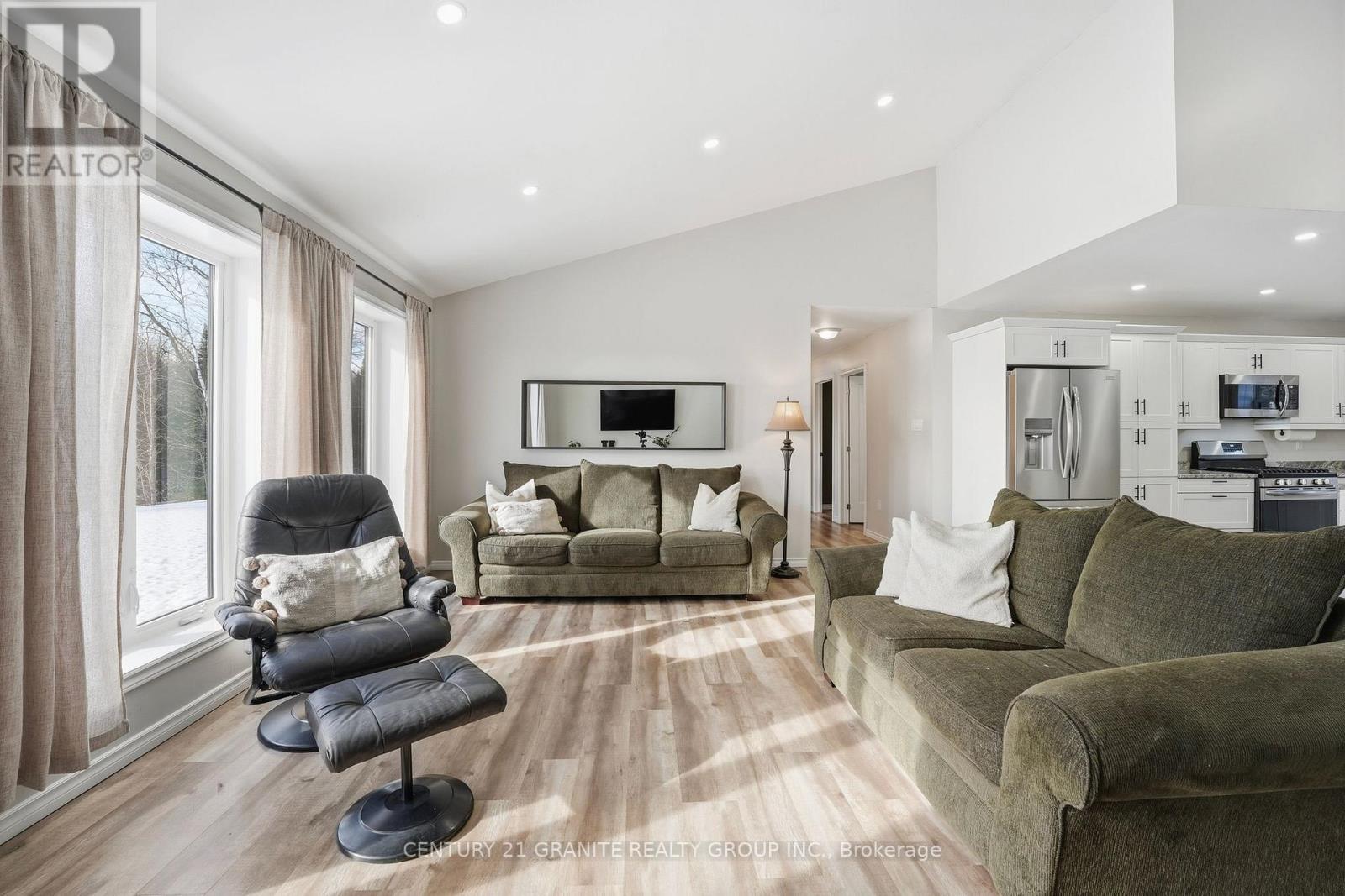 36 Fraser Lake Road, Carlow/mayo (Carlow Ward), Ontario  K0L 1G0 - Photo 9 - X12865828