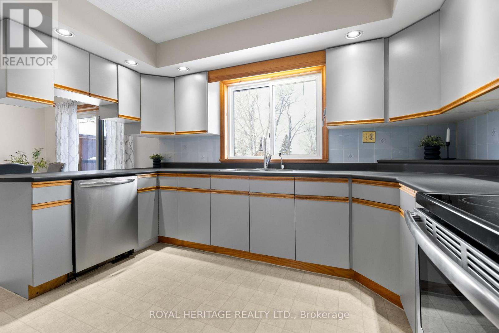 9 Teepee Court, Kawartha Lakes (Fenelon), Ontario  K9V 4R6 - Photo 17 - X12866502