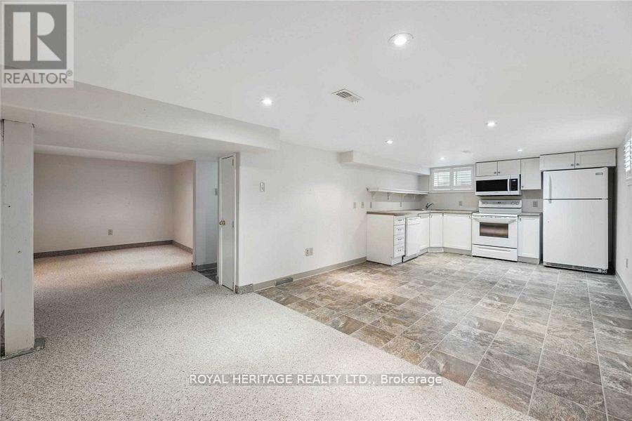 115 Albert Street N, Kawartha Lakes (Lindsay), Ontario  K9V 4K6 - Photo 4 - X12866452