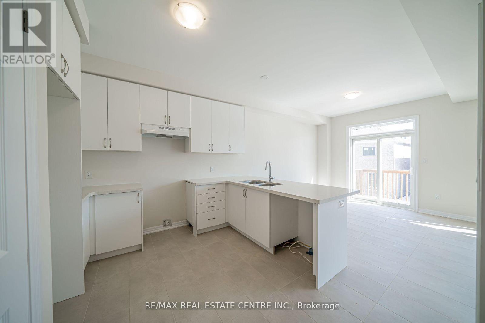 47 Northrop Avenue, Clarington (Newcastle), Ontario  L1B 1G9 - Photo 11 - E12866918