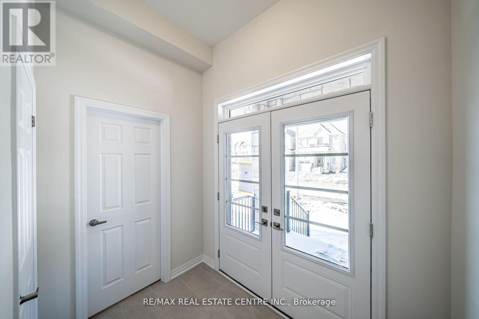 47 Northrop Avenue, Clarington (Newcastle), Ontario  L1B 1G9 - Photo 3 - E12866918