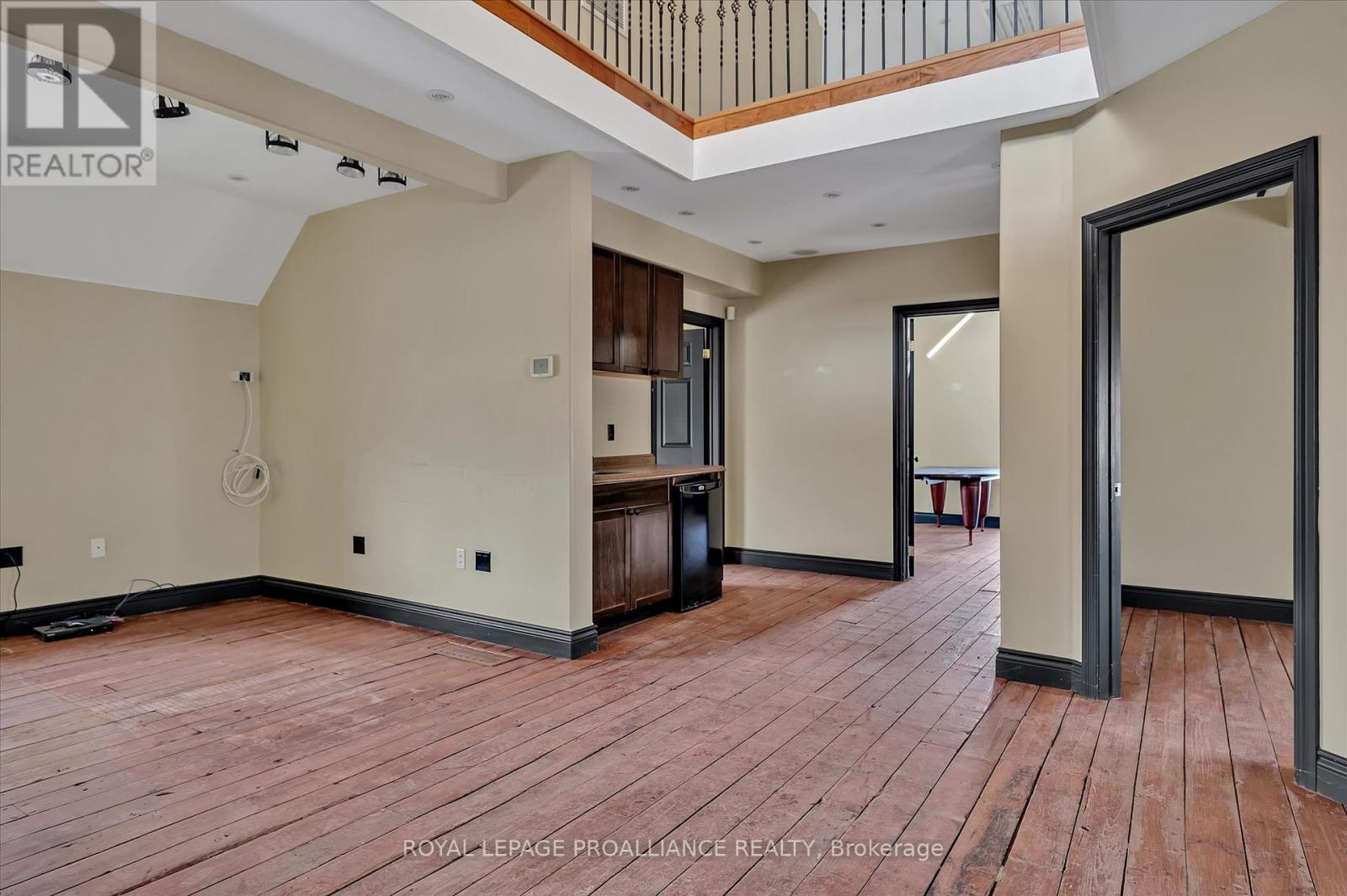 Upper Unit - 255 Mcdonnel Street S, Peterborough (Town Ward 3), Ontario  K9H 2W2 - Photo 12 - X12867230