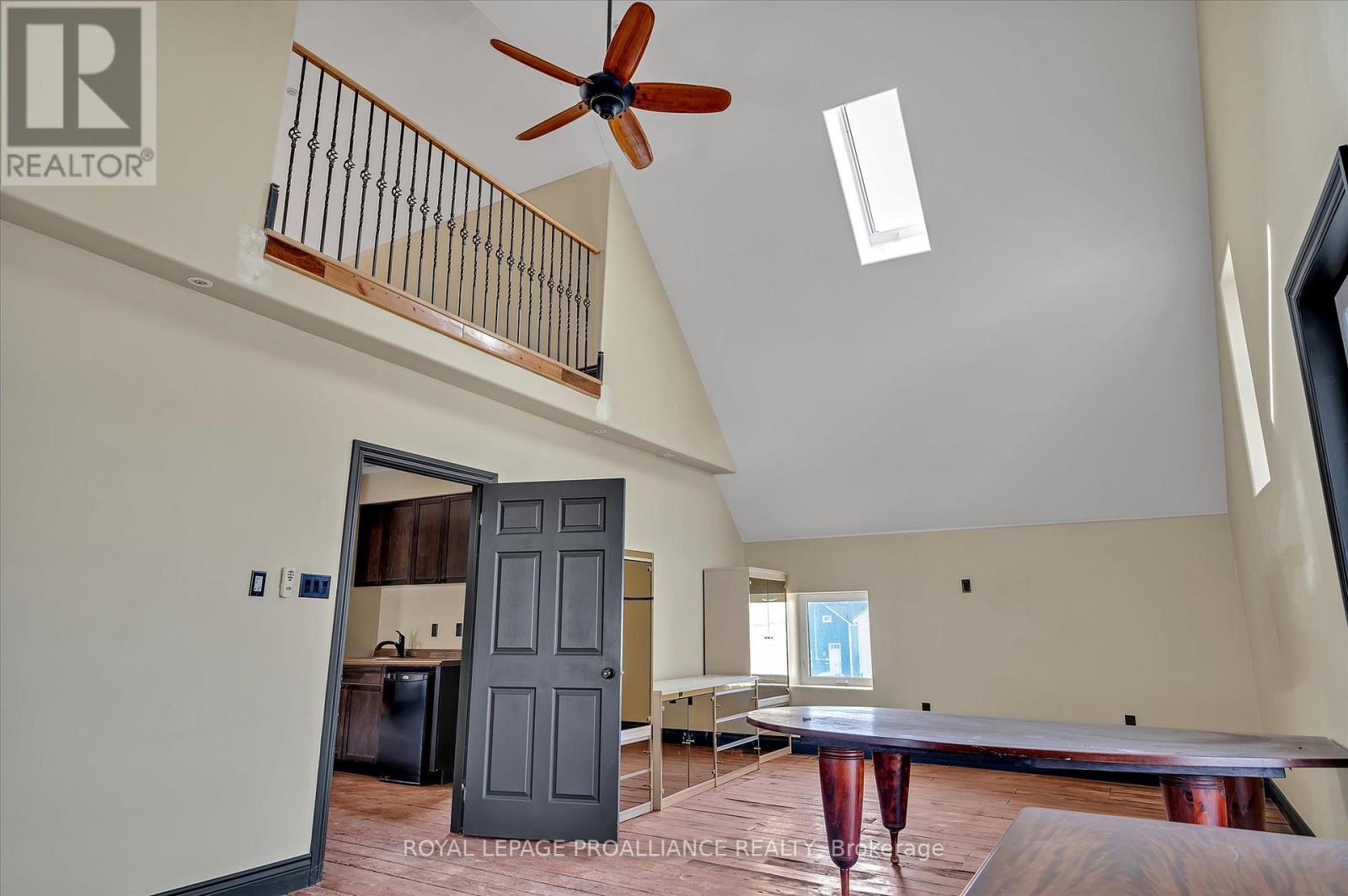 Upper Unit - 255 Mcdonnel Street S, Peterborough (Town Ward 3), Ontario  K9H 2W2 - Photo 17 - X12867230