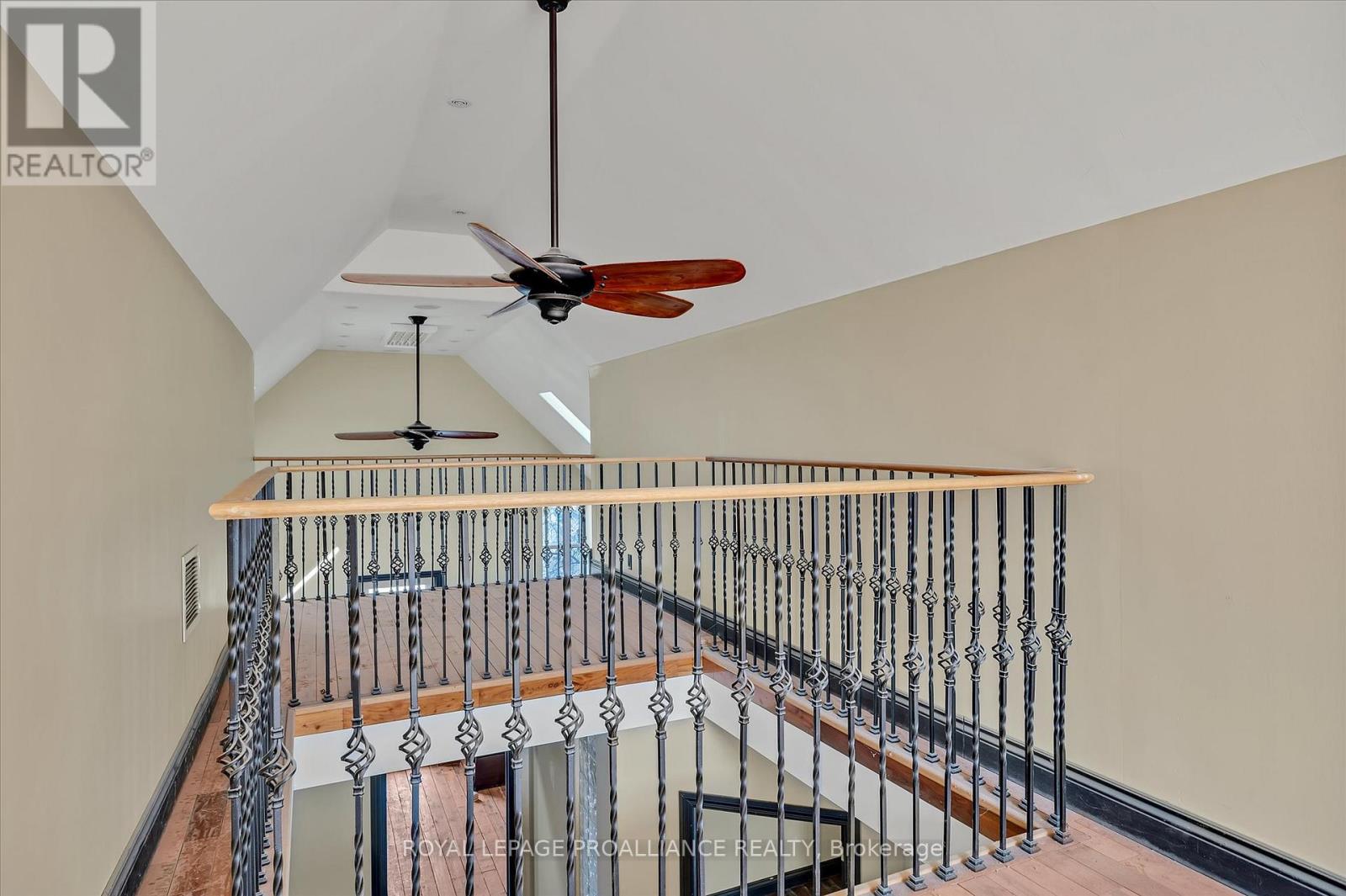 Upper Unit - 255 Mcdonnel Street S, Peterborough (Town Ward 3), Ontario  K9H 2W2 - Photo 18 - X12867230