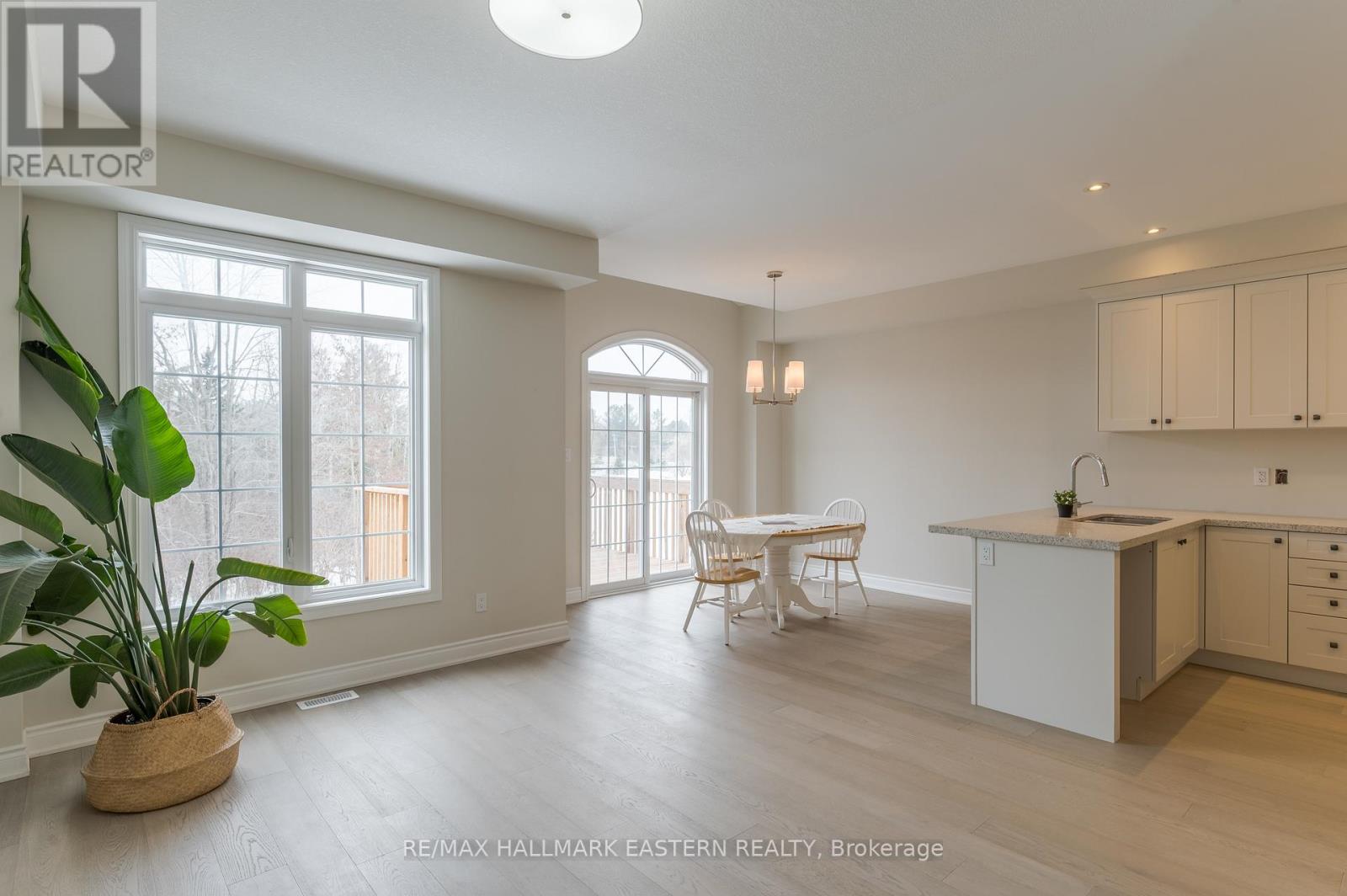 37 Coldbrook Drive, Cavan Monaghan (Millbrook Village), Ontario  L0A 1G0 - Photo 10 - X12867420