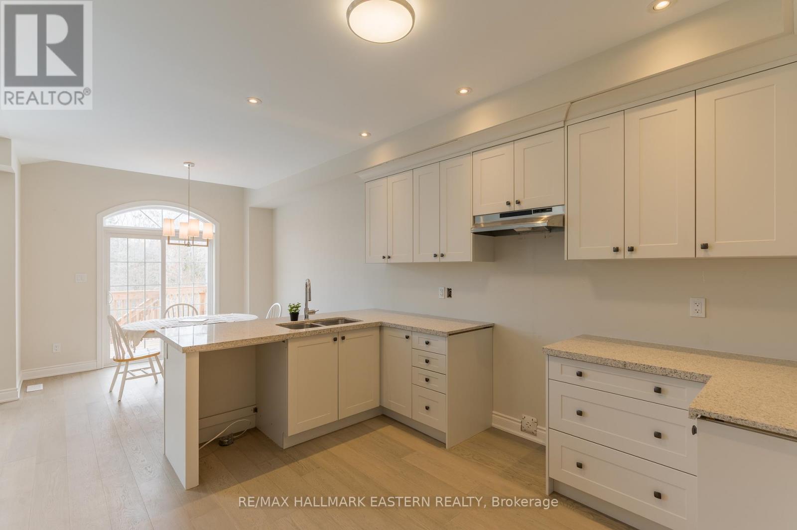 37 Coldbrook Drive, Cavan Monaghan (Millbrook Village), Ontario  L0A 1G0 - Photo 13 - X12867420