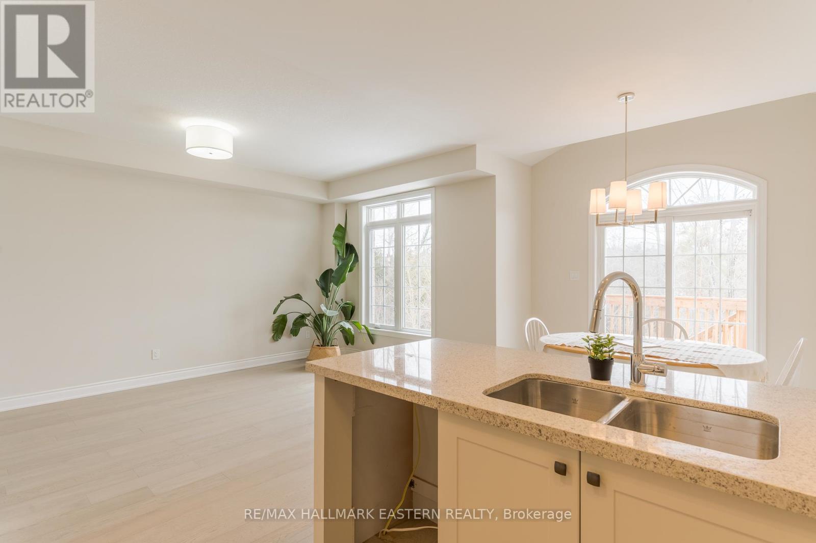 37 Coldbrook Drive, Cavan Monaghan (Millbrook Village), Ontario  L0A 1G0 - Photo 15 - X12867420