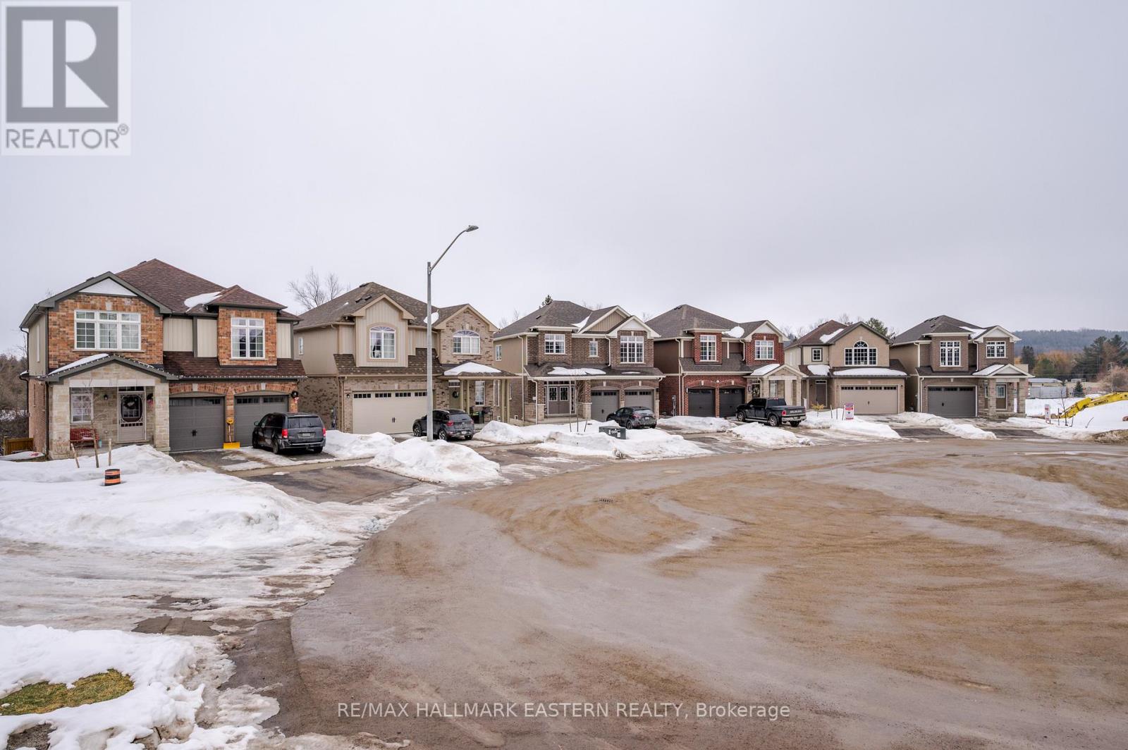 37 Coldbrook Drive, Cavan Monaghan (Millbrook Village), Ontario  L0A 1G0 - Photo 48 - X12867420