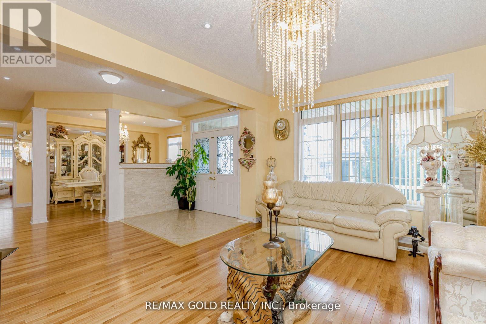 1554 Bruny Avenue, Pickering (Duffin Heights), Ontario  L0A 1G0 - Photo 8 - E12867536