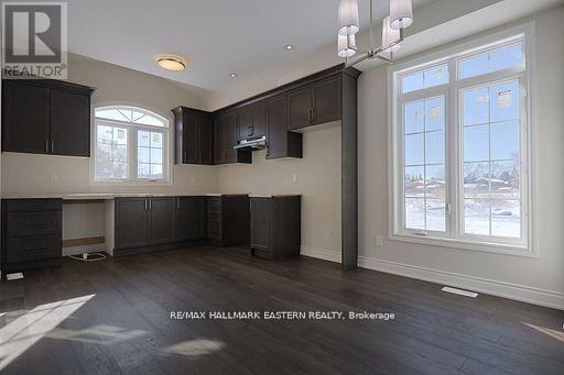 35 Coldbrook Drive, Cavan Monaghan (Millbrook Village), Ontario  L0A 1G0 - Photo 8 - X12868344