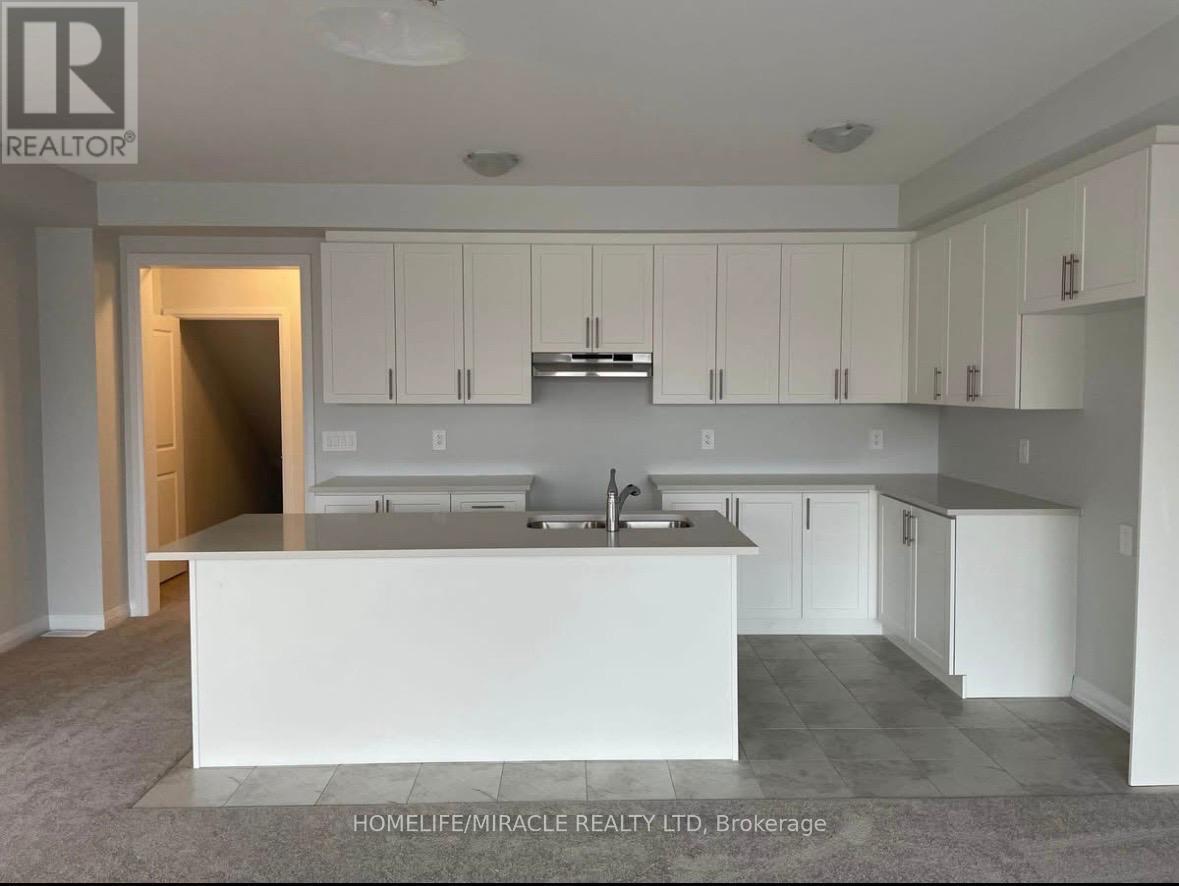 62 Corley Street, Kawartha Lakes (Lindsay), Ontario  K9V 6C2 - Photo 4 - X12868428