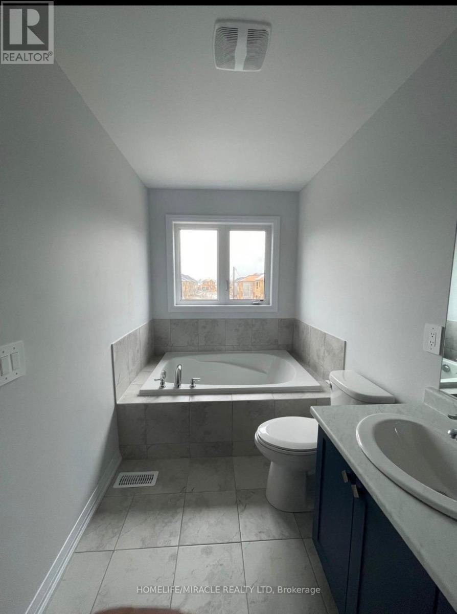 62 Corley Street, Kawartha Lakes (Lindsay), Ontario  K9V 6C2 - Photo 7 - X12868428