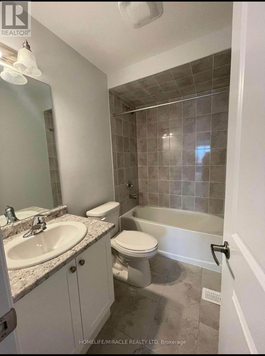 62 Corley Street, Kawartha Lakes (Lindsay), Ontario  K9V 6C2 - Photo 9 - X12868428