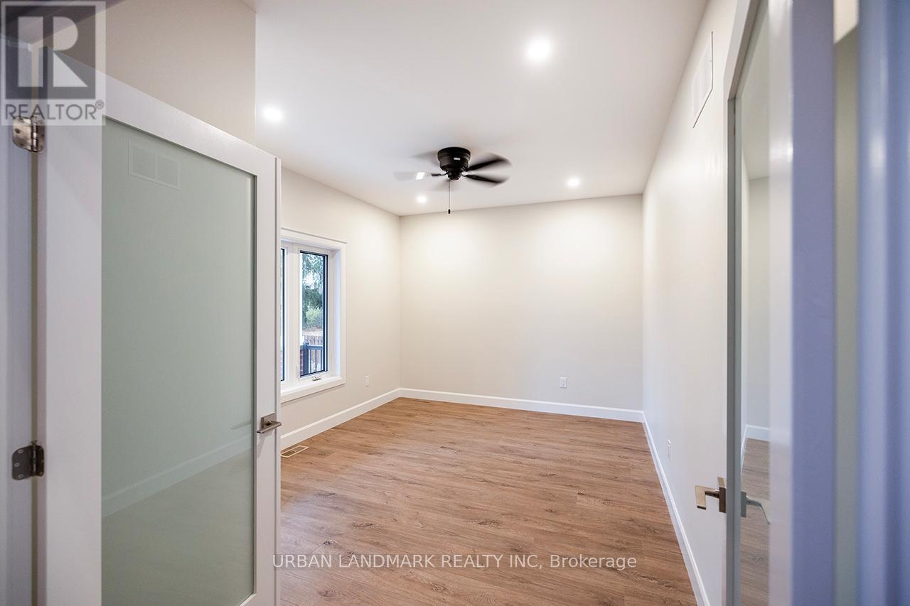 214 Aberdeen Avenue, Peterborough (Northcrest Ward 5), Ontario  K9H 3Y1 - Photo 4 - X12868844