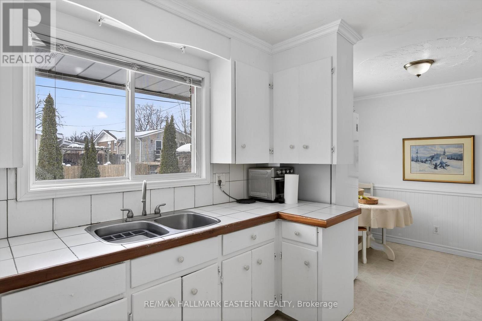 897 Westdale Avenue, Peterborough (Northcrest Ward 5), Ontario  K9H 6C5 - Photo 15 - X12869432