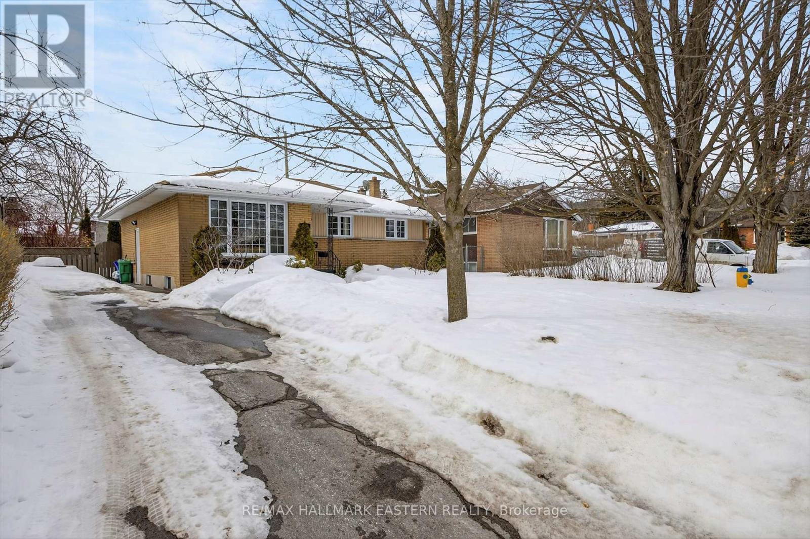 897 Westdale Avenue, Peterborough (Northcrest Ward 5), Ontario  K9H 6C5 - Photo 4 - X12869432