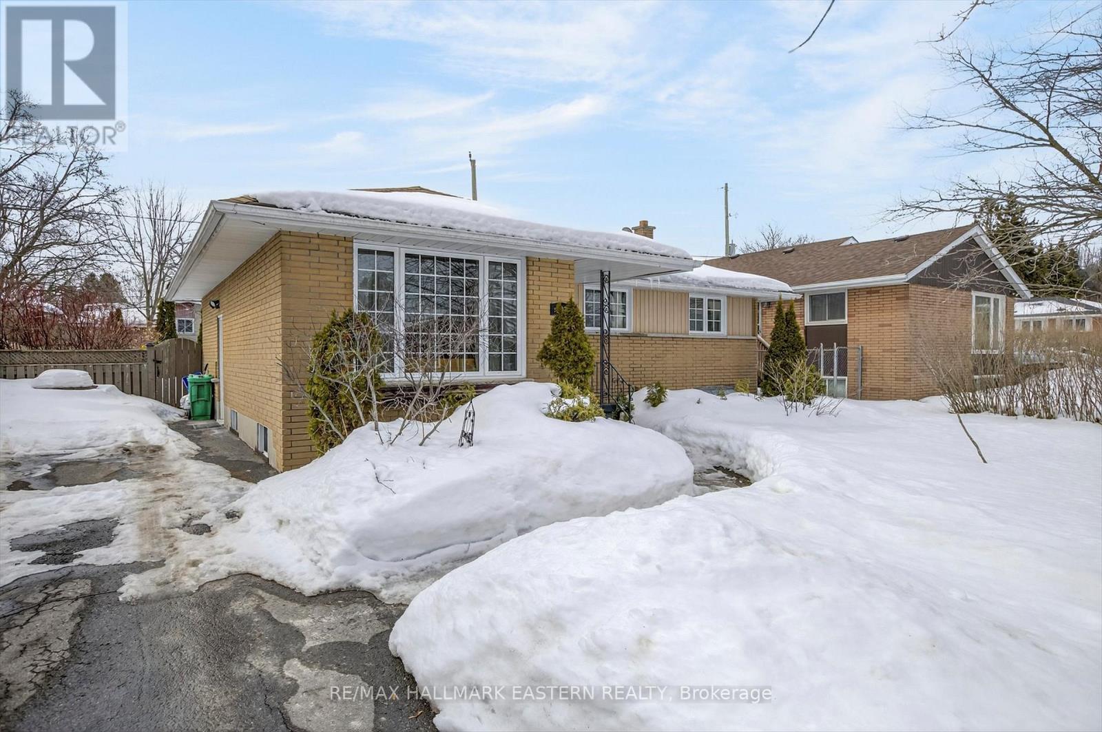 897 Westdale Avenue, Peterborough (Northcrest Ward 5), Ontario  K9H 6C5 - Photo 5 - X12869432