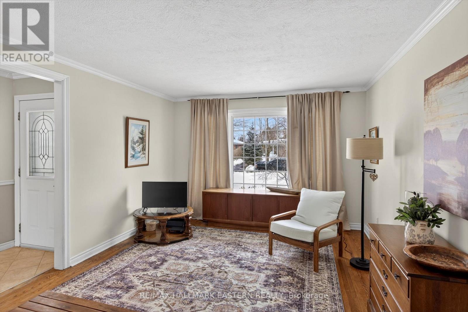 897 Westdale Avenue, Peterborough (Northcrest Ward 5), Ontario  K9H 6C5 - Photo 9 - X12869432