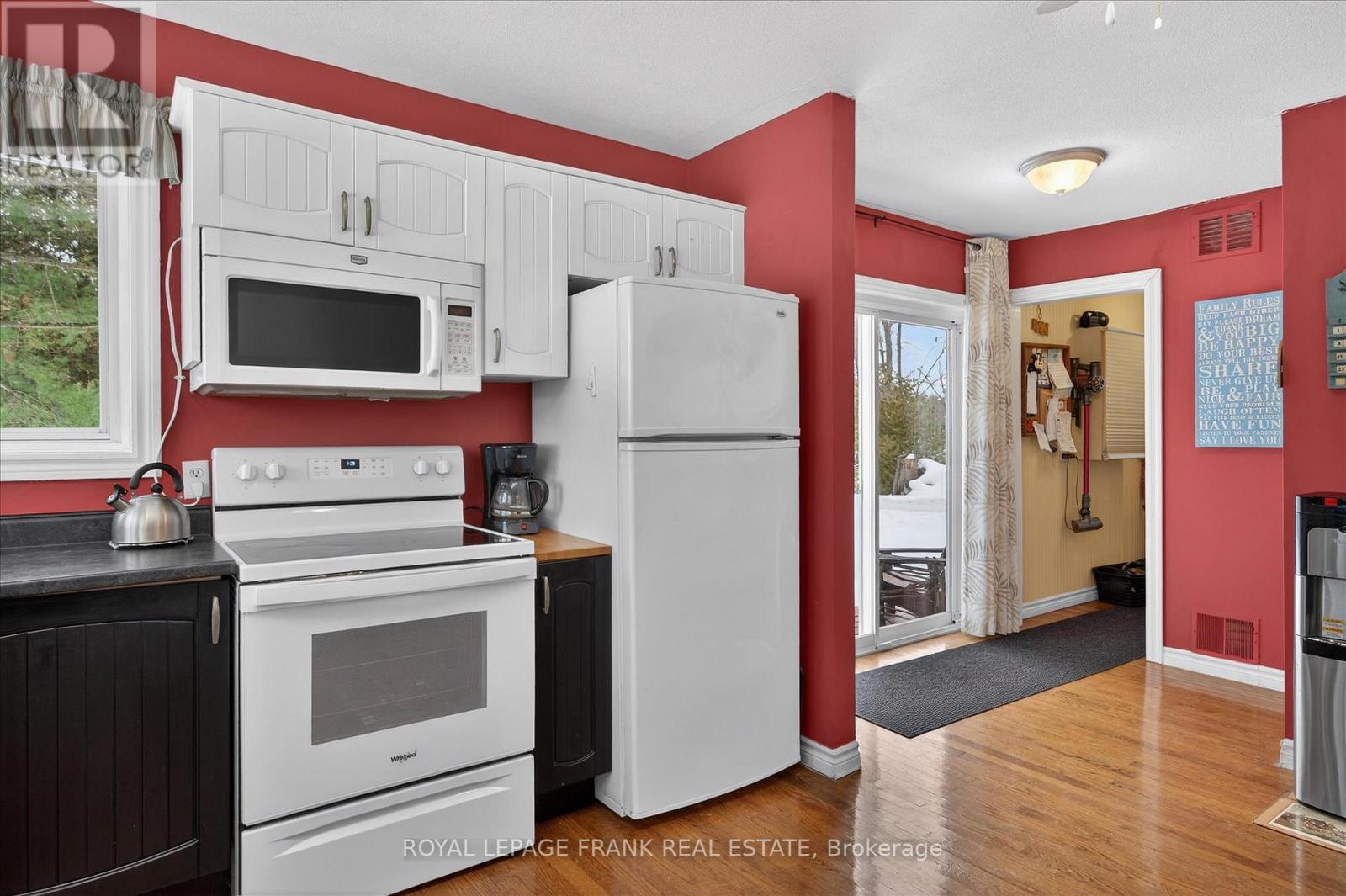 1855 South Bayshore Road E, Douro-Dummer, Ontario  K0L 2H0 - Photo 6 - X12869796