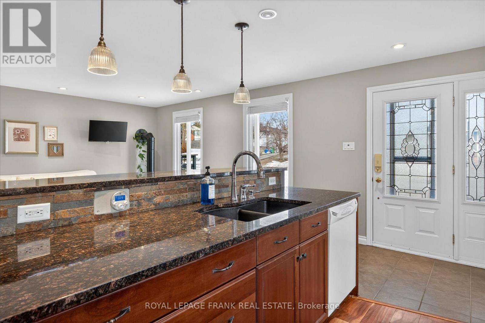 2139 Springwood Road, Peterborough (Monaghan Ward 2), Ontario  K9K 1N7 - Photo 12 - X12870854