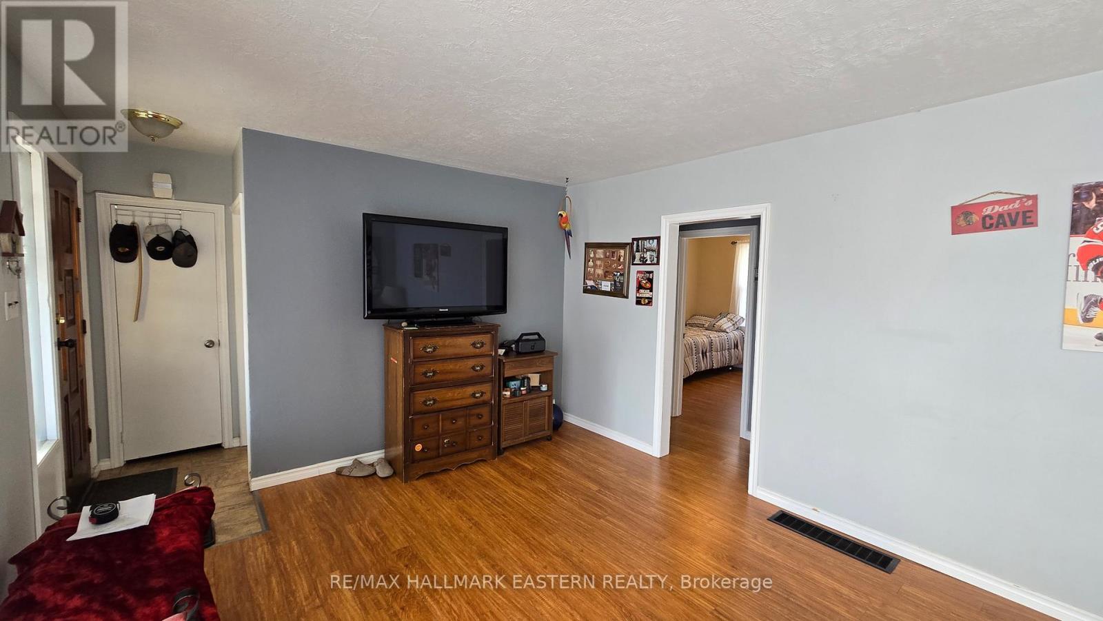 45 Goodfellow Road S, Peterborough (Otonabee Ward 1), Ontario  K9J 5W8 - Photo 4 - X12871032