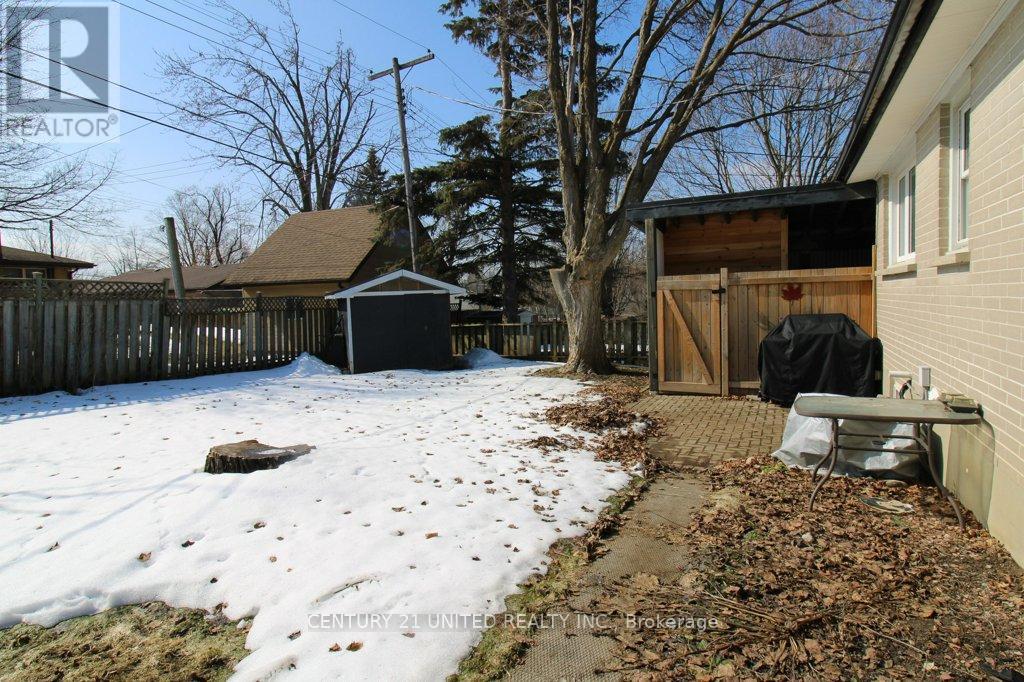 953 Oriole Drive, Peterborough (Northcrest Ward 5), Ontario  K9H 6K6 - Photo 37 - X12871180