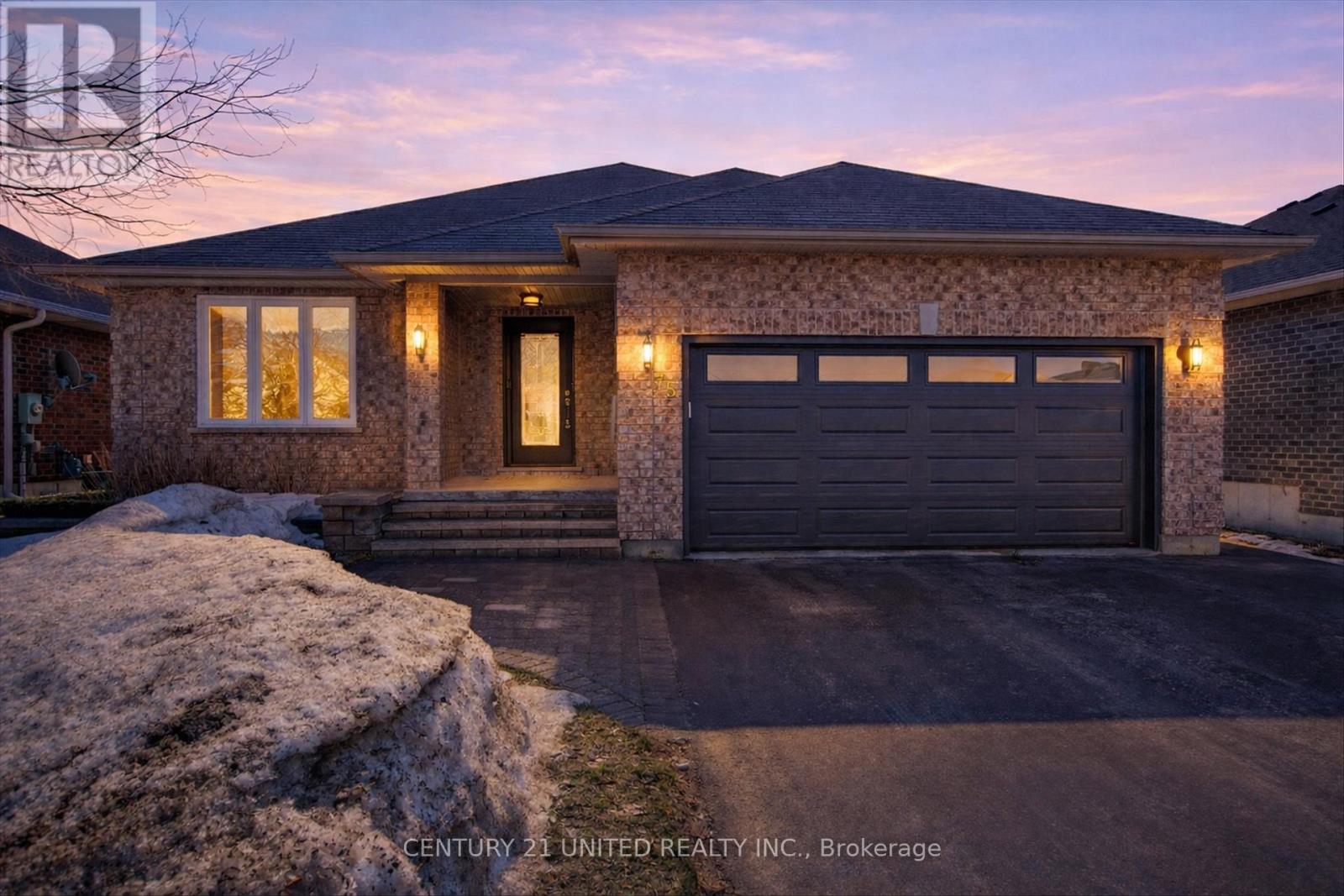 75 MCGIBBON BOULEVARD, kawartha lakes (lindsay), Ontario