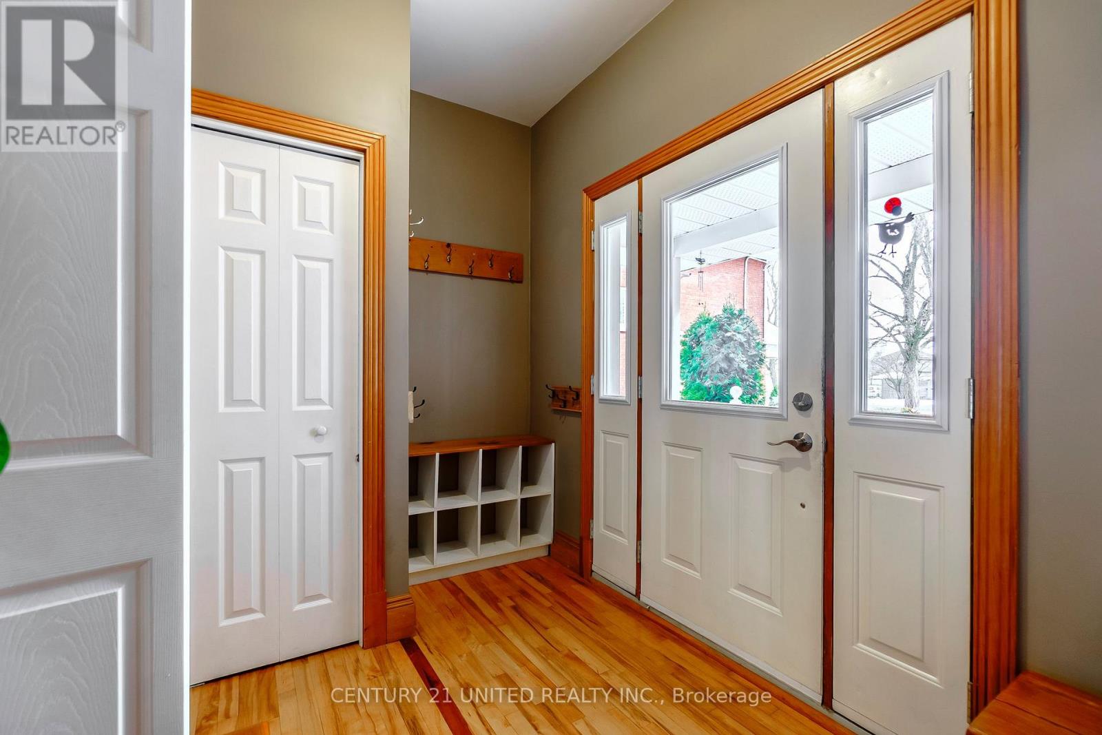 558 Gilmour Street, Peterborough (Town Ward 3), Ontario  K9H 2K2 - Photo 12 - X12872012