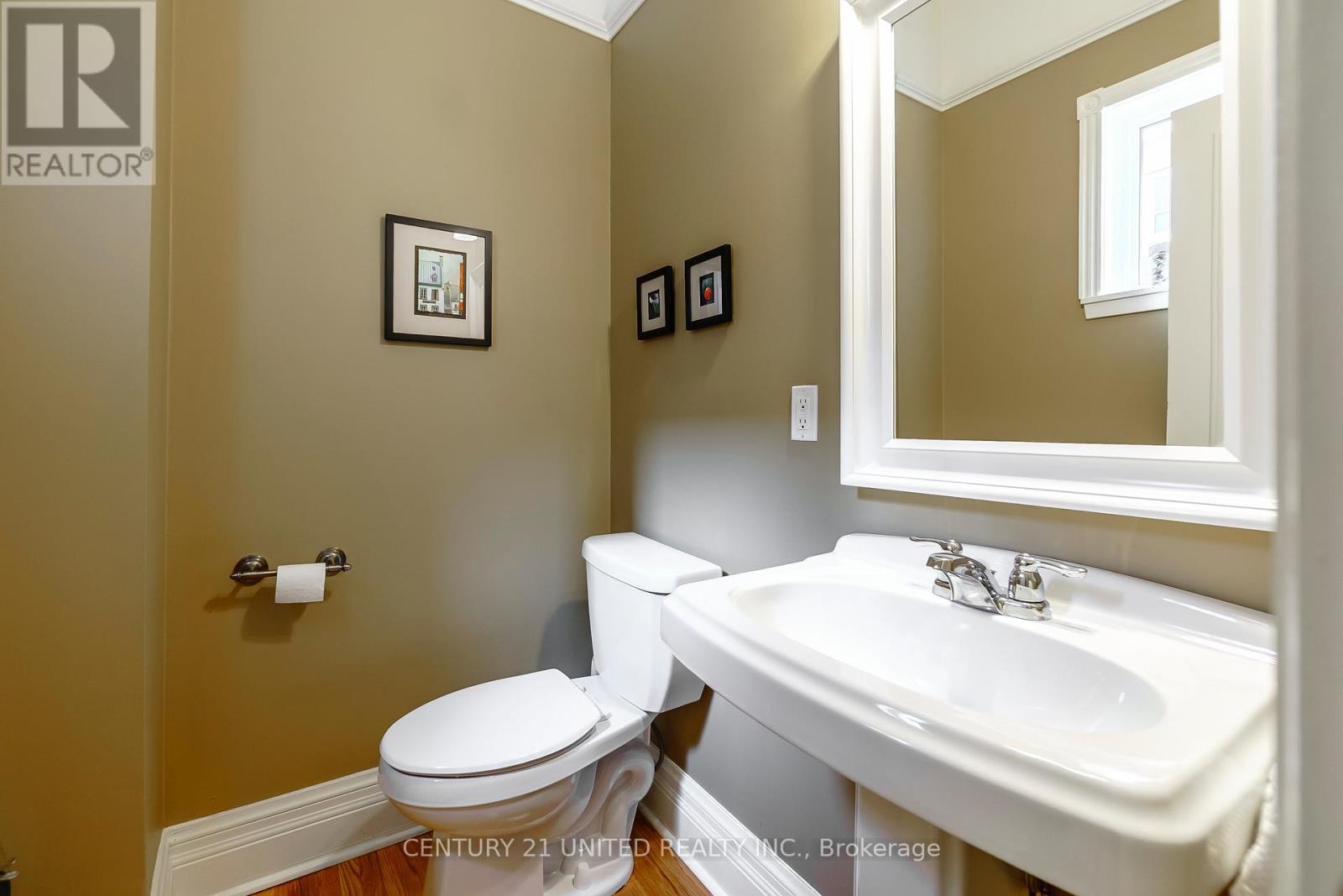 558 Gilmour Street, Peterborough (Town Ward 3), Ontario  K9H 2K2 - Photo 14 - X12872012