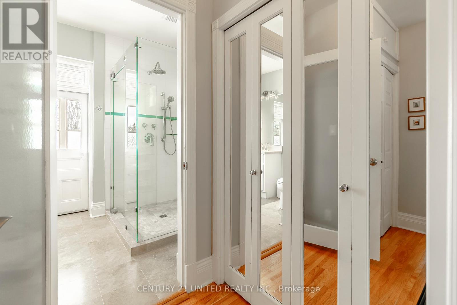 558 Gilmour Street, Peterborough (Town Ward 3), Ontario  K9H 2K2 - Photo 17 - X12872012