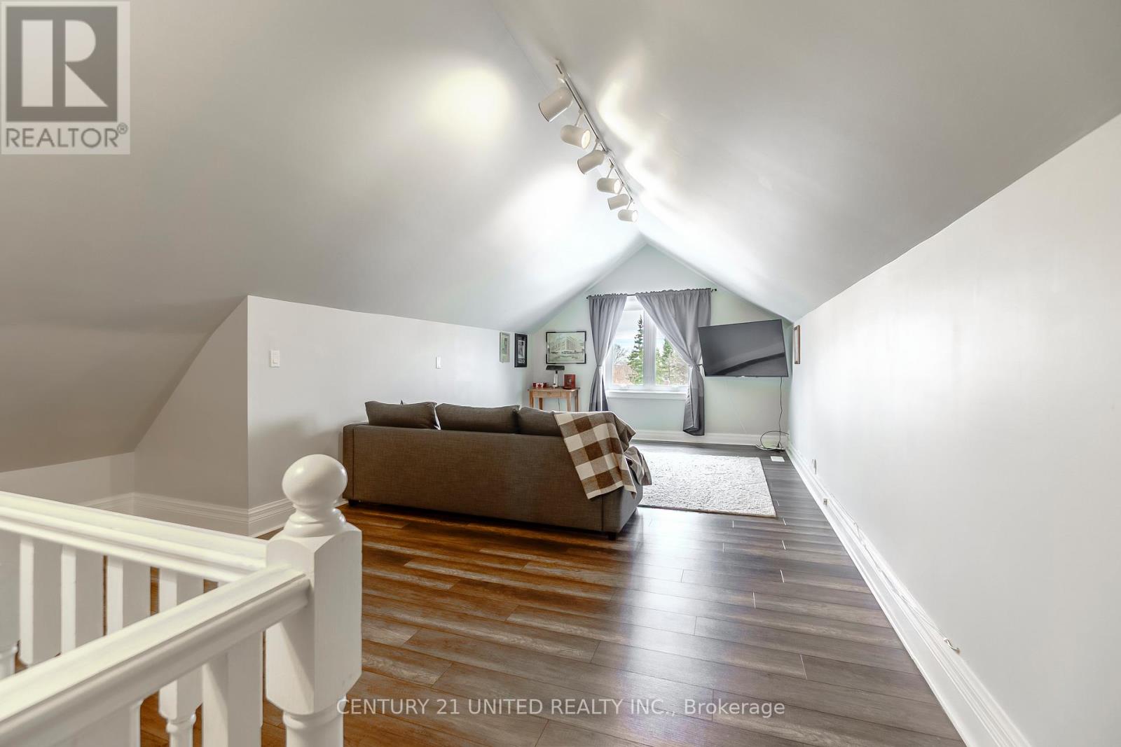 558 Gilmour Street, Peterborough (Town Ward 3), Ontario  K9H 2K2 - Photo 25 - X12872012