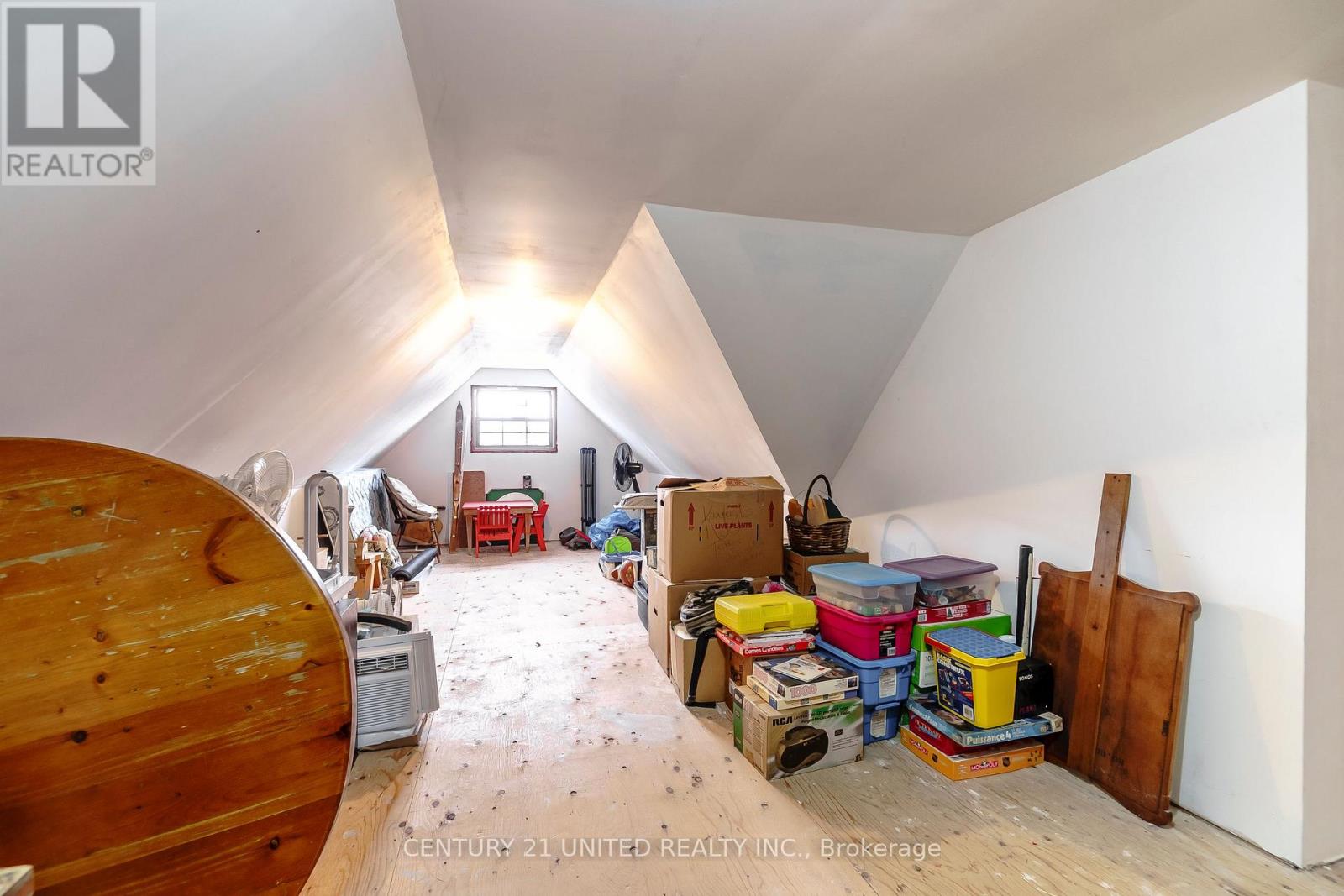 558 Gilmour Street, Peterborough (Town Ward 3), Ontario  K9H 2K2 - Photo 28 - X12872012